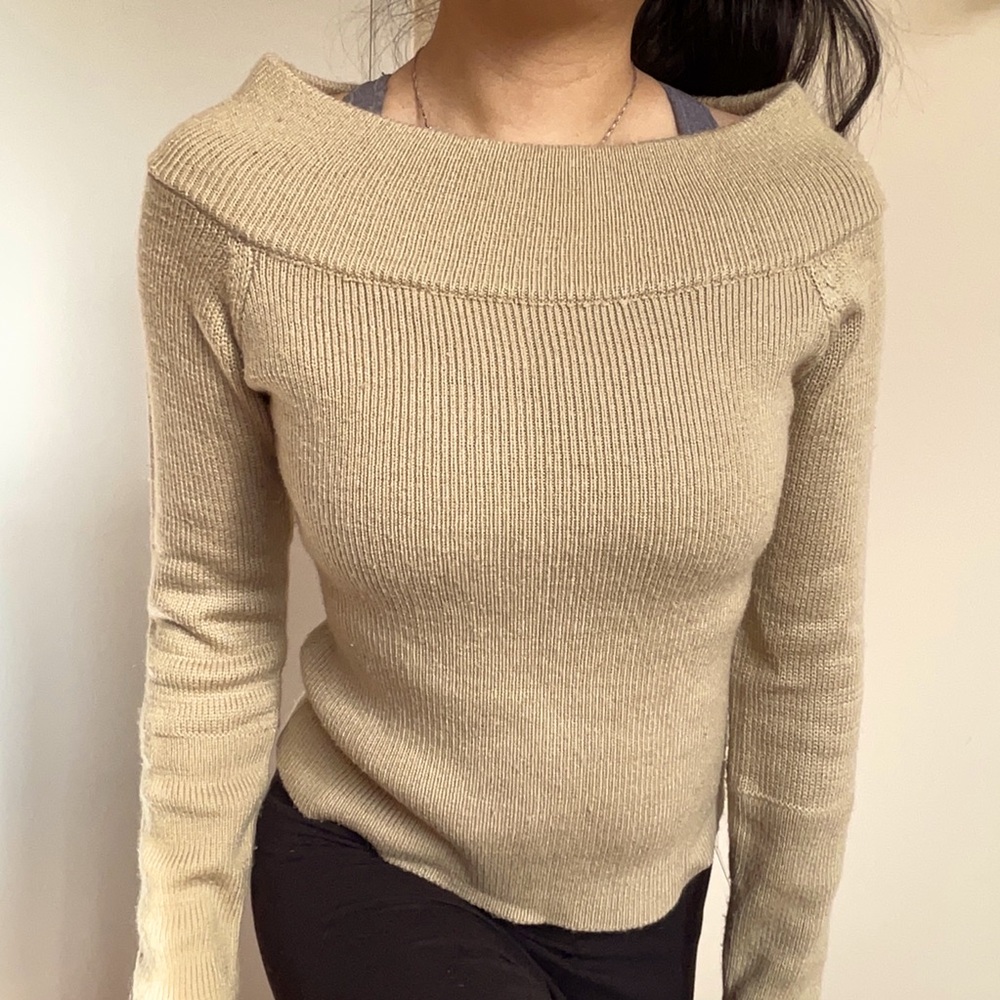 Scoop neck Cream Sweater